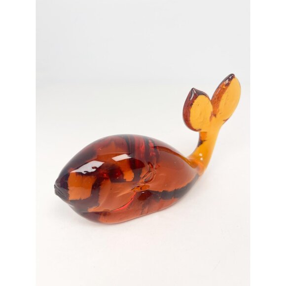 Vintage hand blown amber coloured glass whale paperweight - Picture 5 of 6